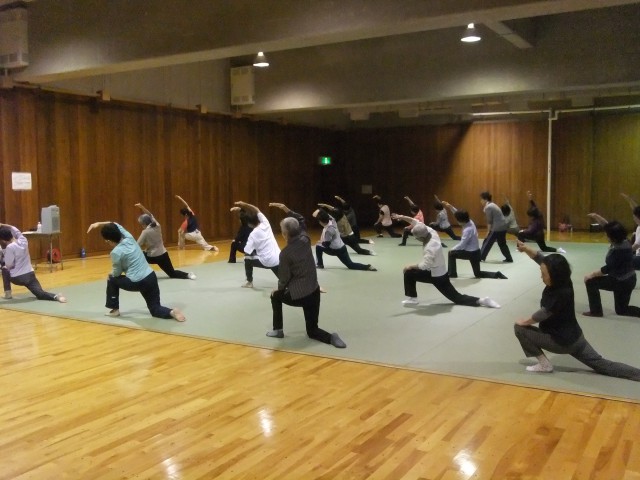 楽しく　からだづくり　木１